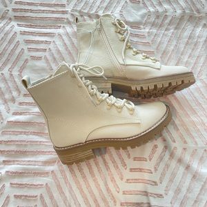 Women’s Combat Boots • NWT • Cream Color • Size 7.5